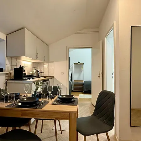 Tt Living I 1 & 2 Schlafzimmer I Kueche I Waschmaschine I Parkplatz