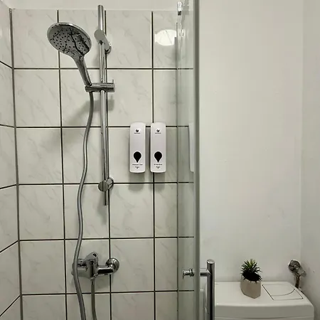 Tt Living I 1 & 2 Schlafzimmer I Kueche I Waschmaschine I Parkplatz