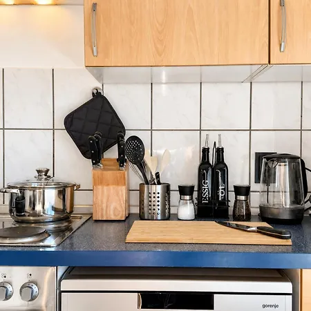 Apartment Tt Living I 1 & 2 Schlafzimmer I Kueche I Waschmaschine I Parkplatz *