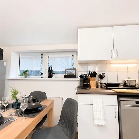 Tt Living I 1 & 2 Schlafzimmer I Kueche I Waschmaschine I Parkplatz * Rellingen