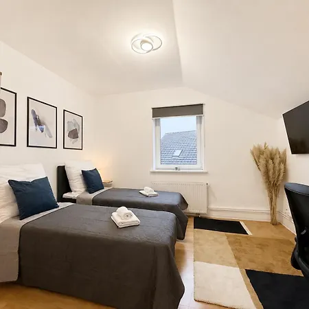 Tt Living I 1 & 2 Schlafzimmer I Kueche I Waschmaschine I Parkplatz
